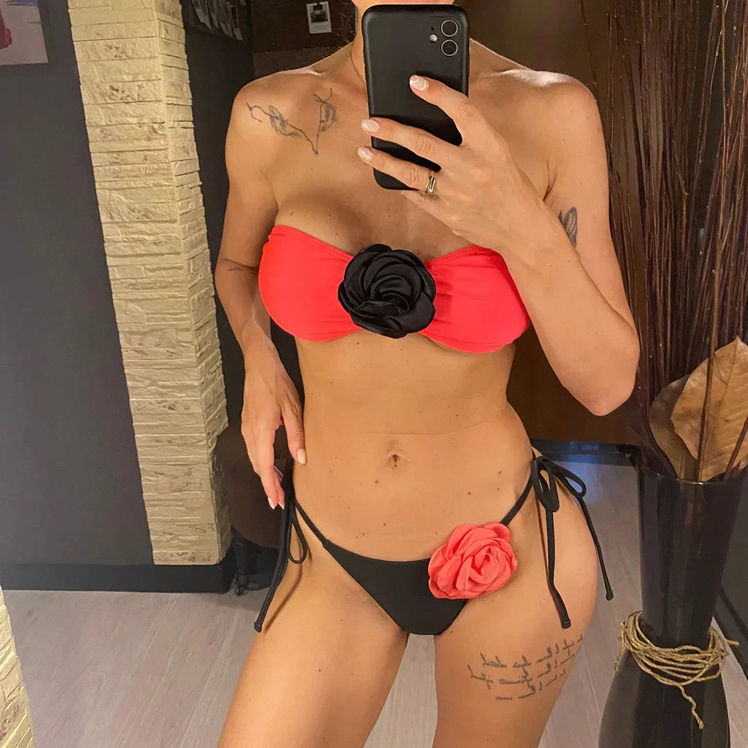 Dwuczęściowy strój kąpielowy bandeau z regulowanym wiązaniem