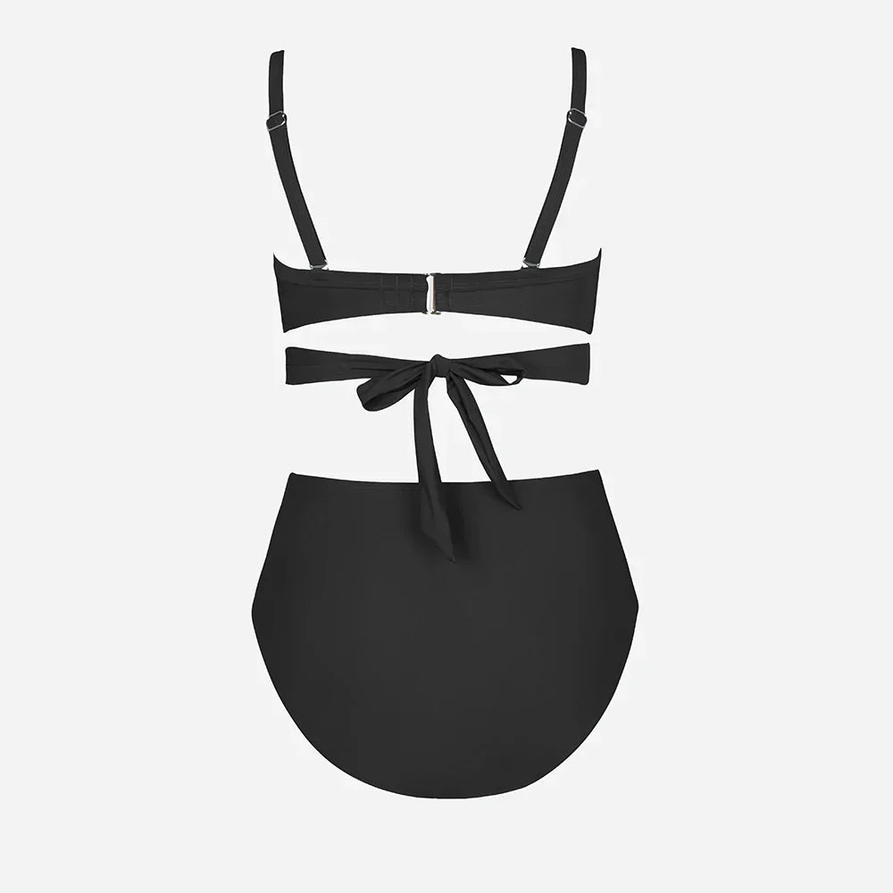 Strój kąpielowy plus size z efektownymi wiązaniami