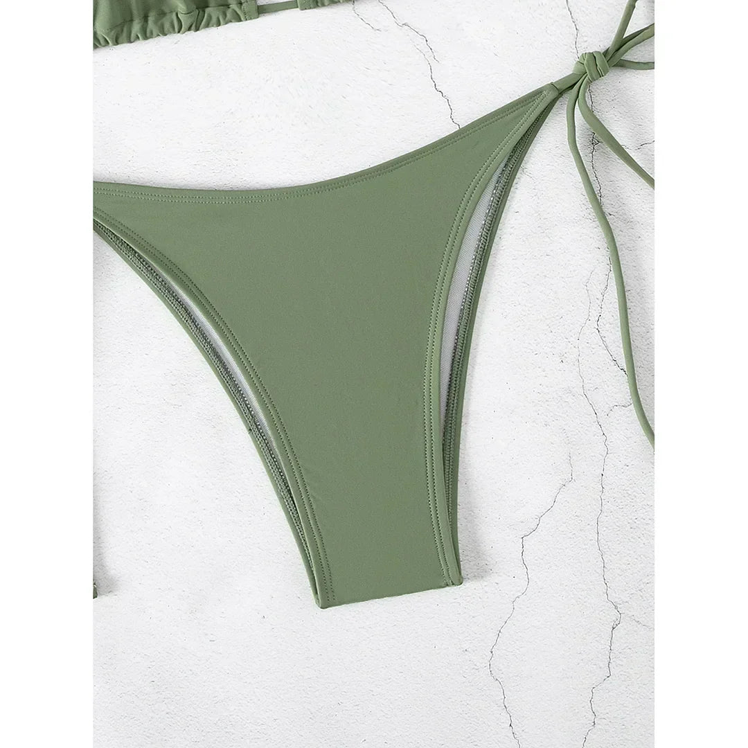 Bikini z regulowanymi miseczkami trójkątnymi