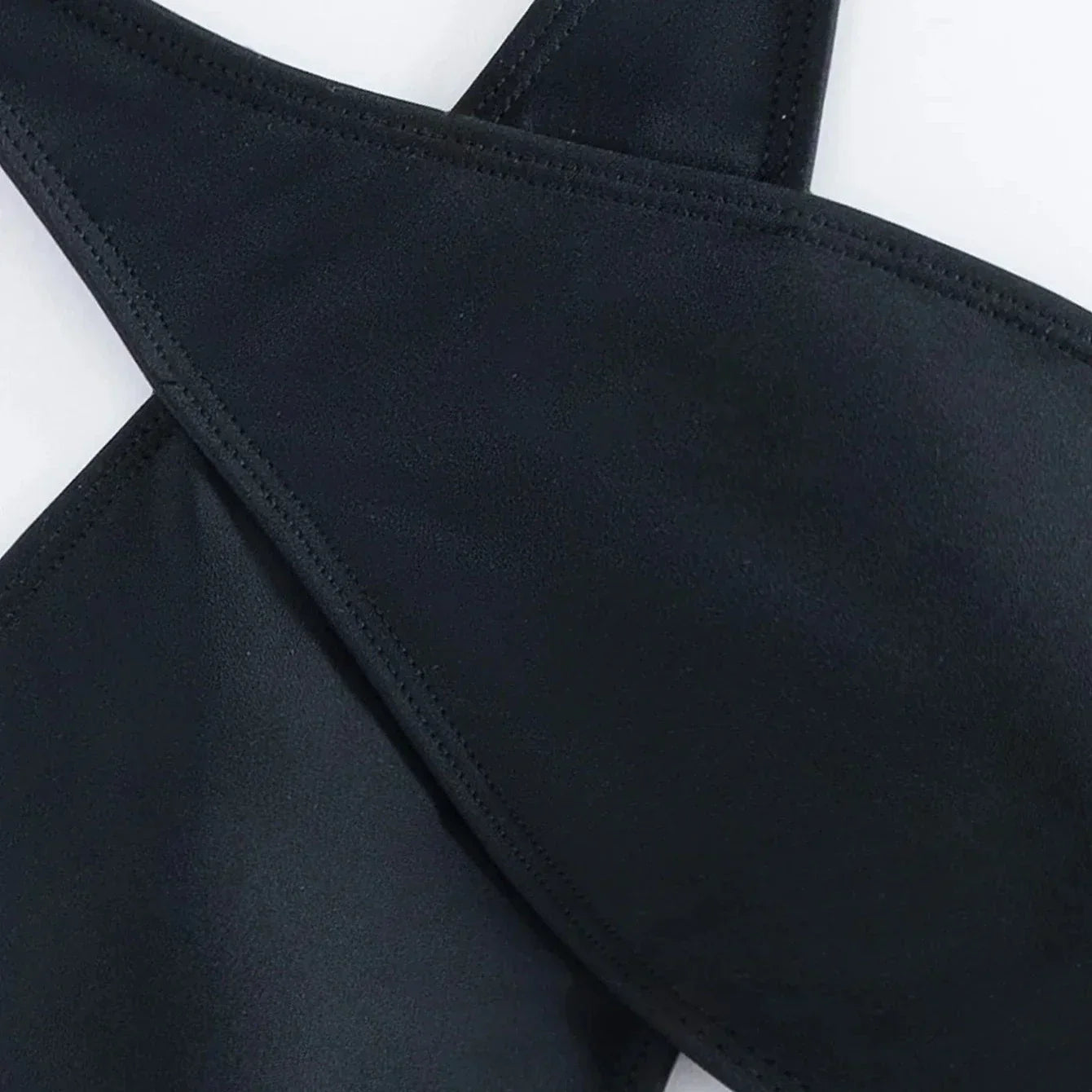 Monokini z regulowanymi ramiączkami