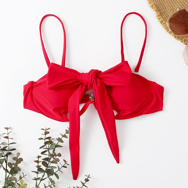 Czerwony Biustonosz kąpielowy z wycięciem