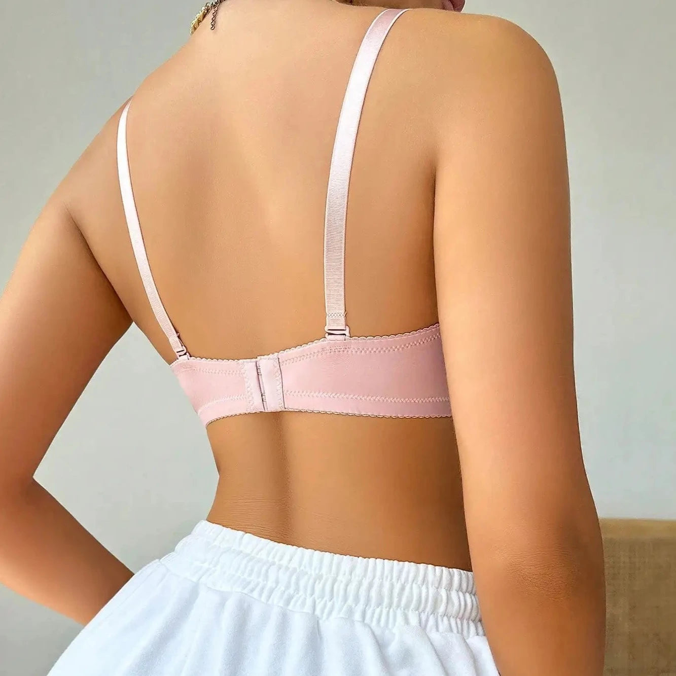 Klasyczny biustonosz balkonetka z koronką