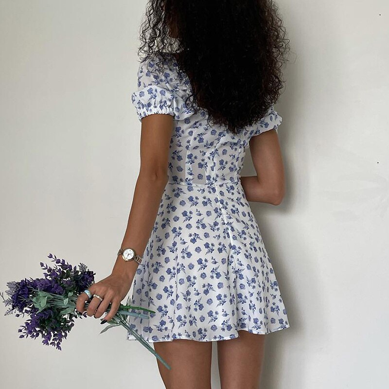 Kwiecista sukienka letnia mini