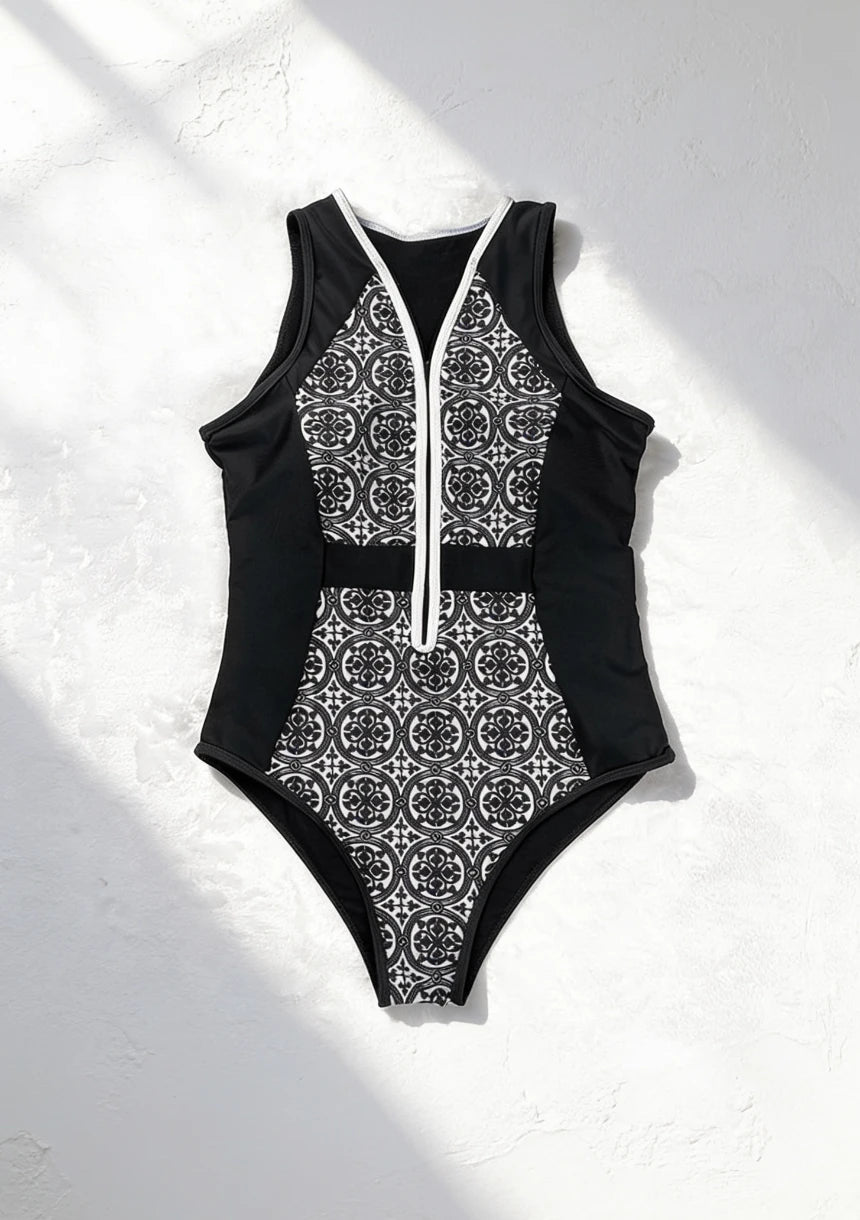 Jednoczęściowy strój kąpielowy z zamkiem