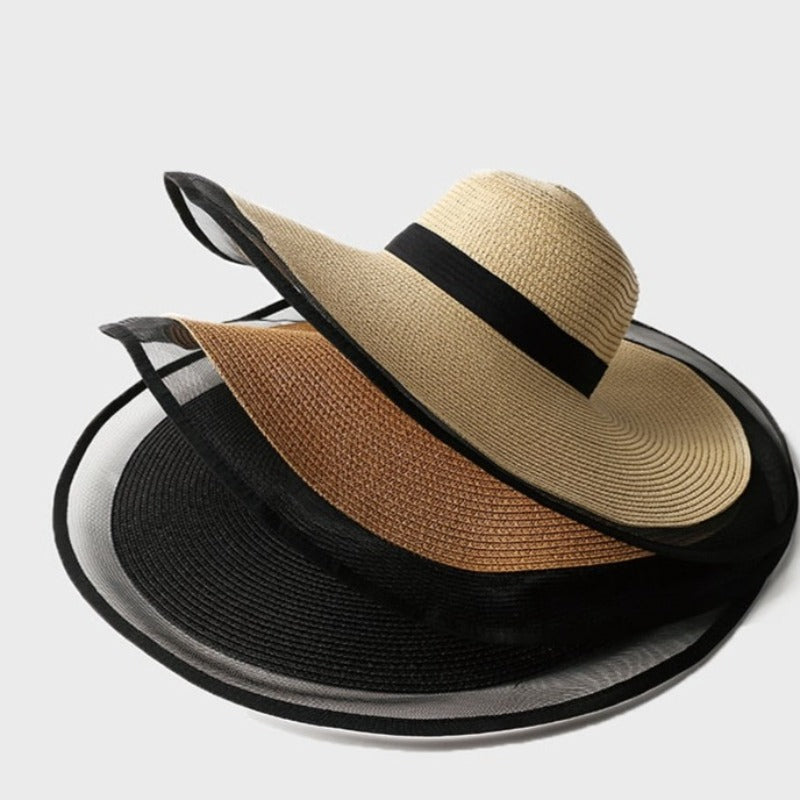 Pleciony kapelusz z tiulem