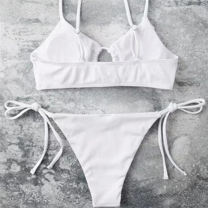 Prążkowany dwuczęściowy strój kąpielowy bikini w jednolitym kolorze