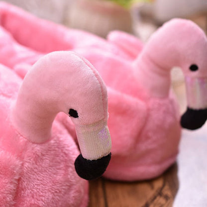 Różowe zakryte kapcie flamingi