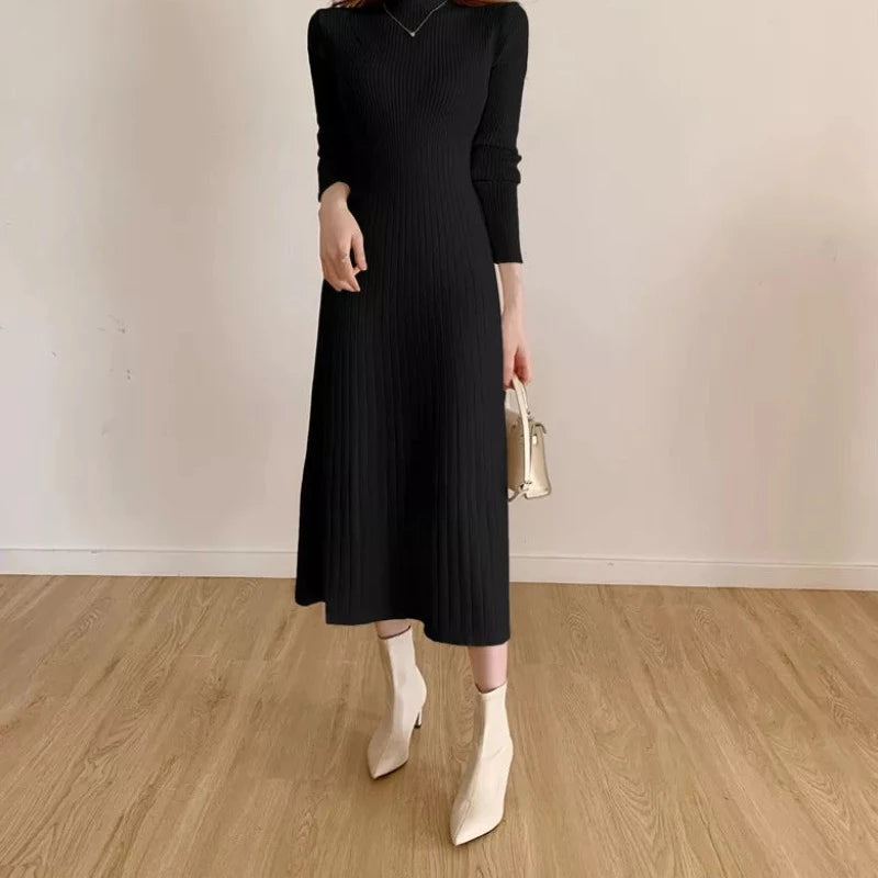 Sukienka dzianinowa midi rozkloszowana