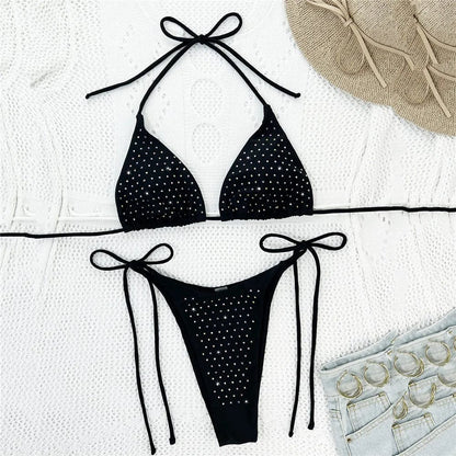 Bikini z trójkątnymi miseczkami