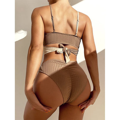 Bikini z podszyciem w biuście