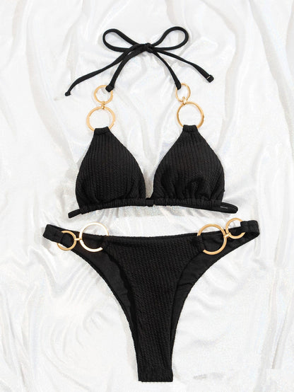 Bikini z ozdobnymi kółeczkami