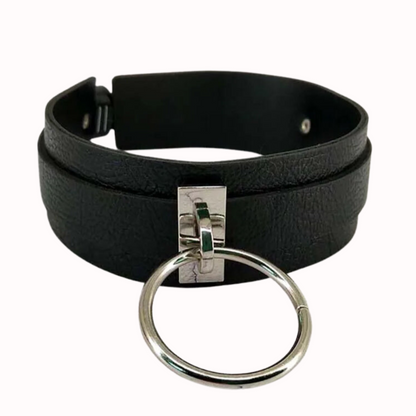 Choker na szyję z efektownym pierścieniem