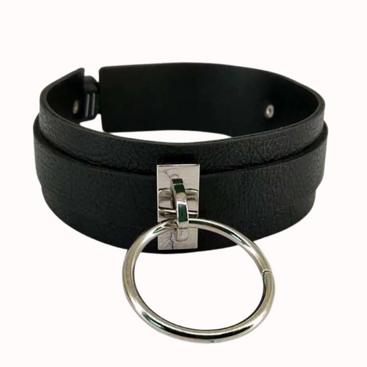 Choker na szyję z efektownym pierścieniem