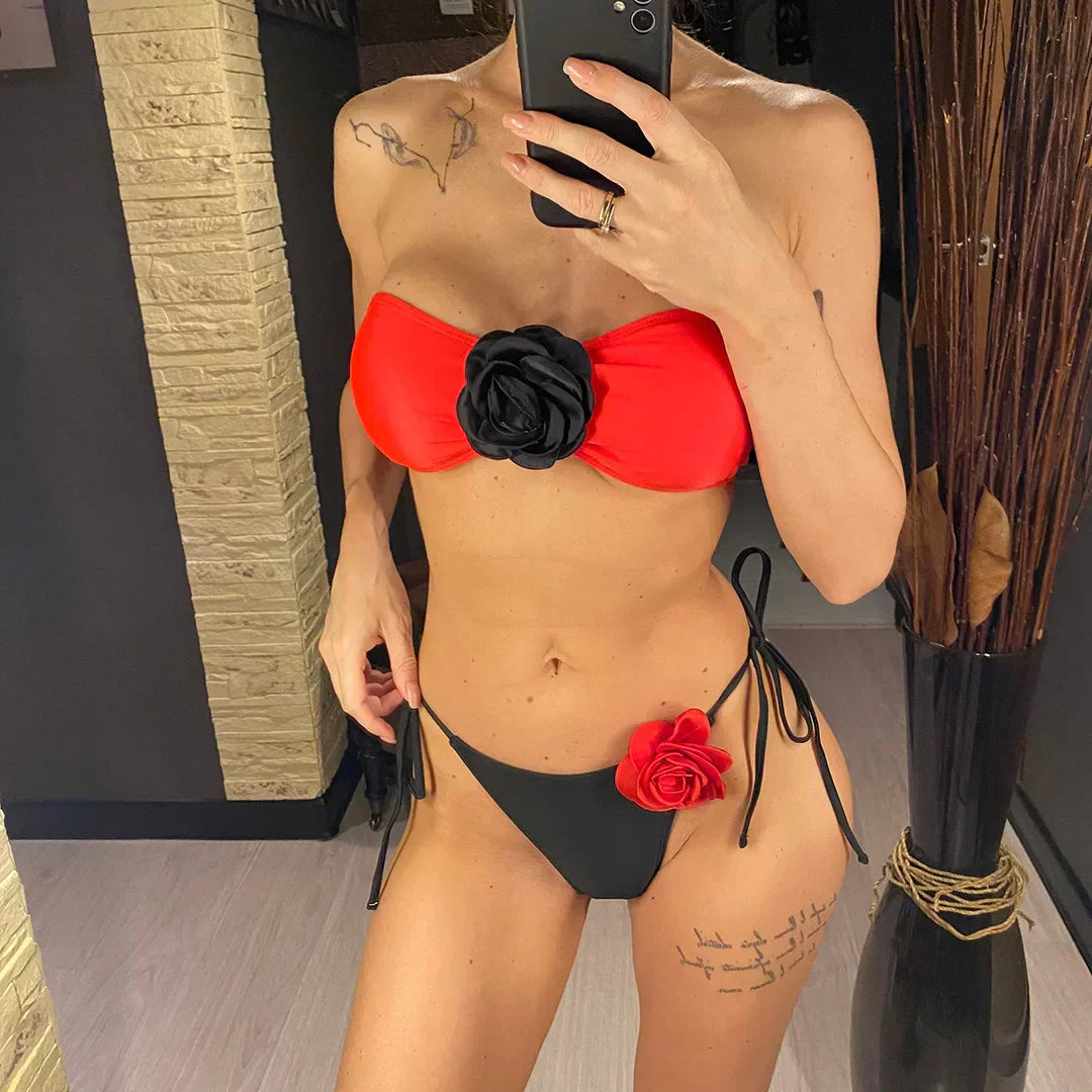 Dwuczęściowy strój kąpielowy bandeau z regulowanym wiązaniem