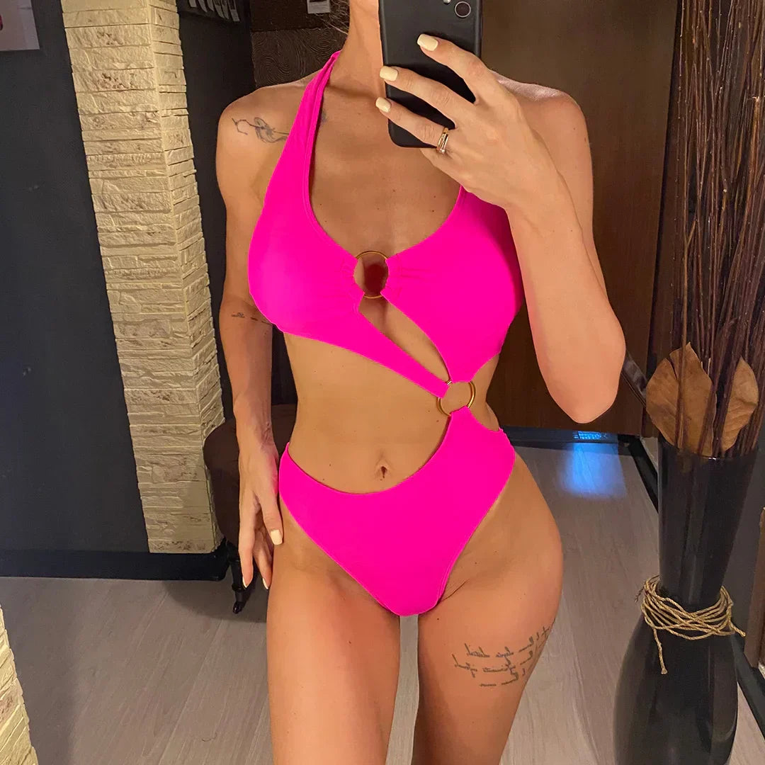Monokini z asymetrycznym krojem