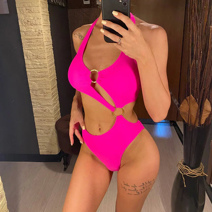 Monokini z asymetrycznym krojem