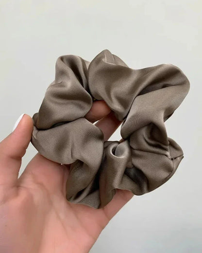 Satynowa frotka do włosów scrunchie