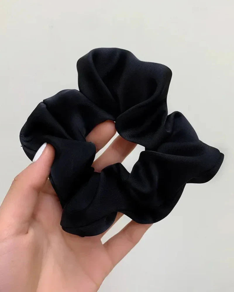 Satynowa frotka do włosów scrunchie