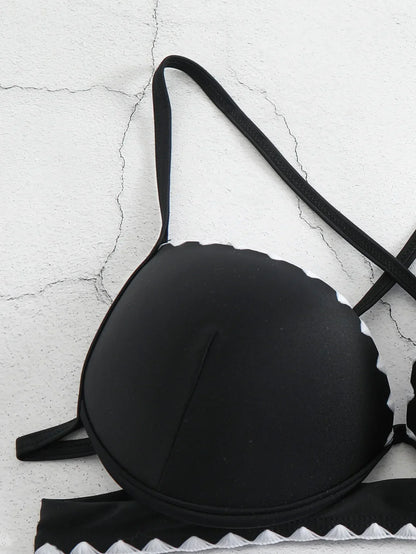 Bikini z ramiączkami w kształcie krzyża