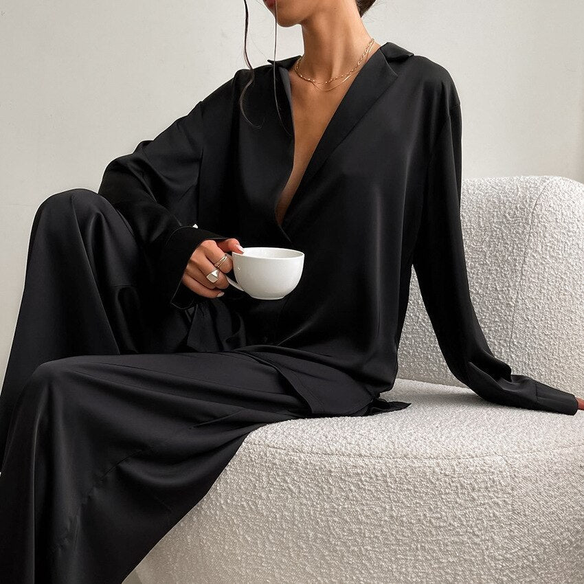 Długa satynowa piżama damska z koszulą oversize Ariyah - Czarny / Uniwersalny