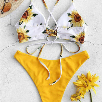 Dwuczęściowy strój kąpielowy bikini w kwiaty i gładkimi majtkami Patty