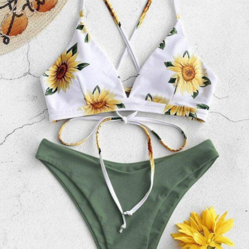 Dwuczęściowy strój kąpielowy bikini w kwiaty i gładkimi majtkami Patty - Zielony / S