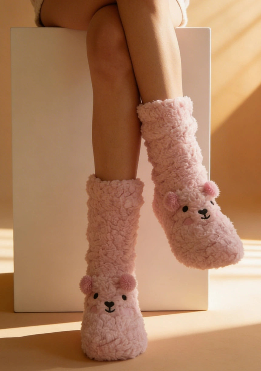 Długie puchate skarpetki damskie z motywem misia