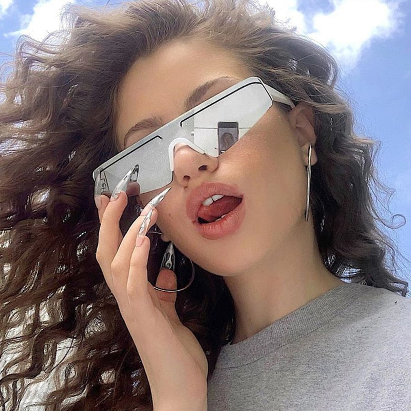 Futurystyczne okulary przeciwsłoneczne Jodie