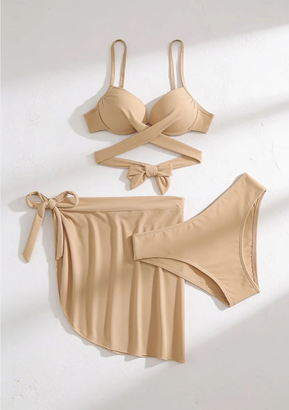 Dwuczęściowy strój kąpielowy bikini z prześwitującą spódniczką