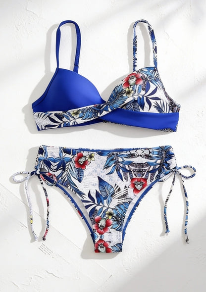 Dwuczęściowy strój kąpielowy bikini z egzotycznym wzorem