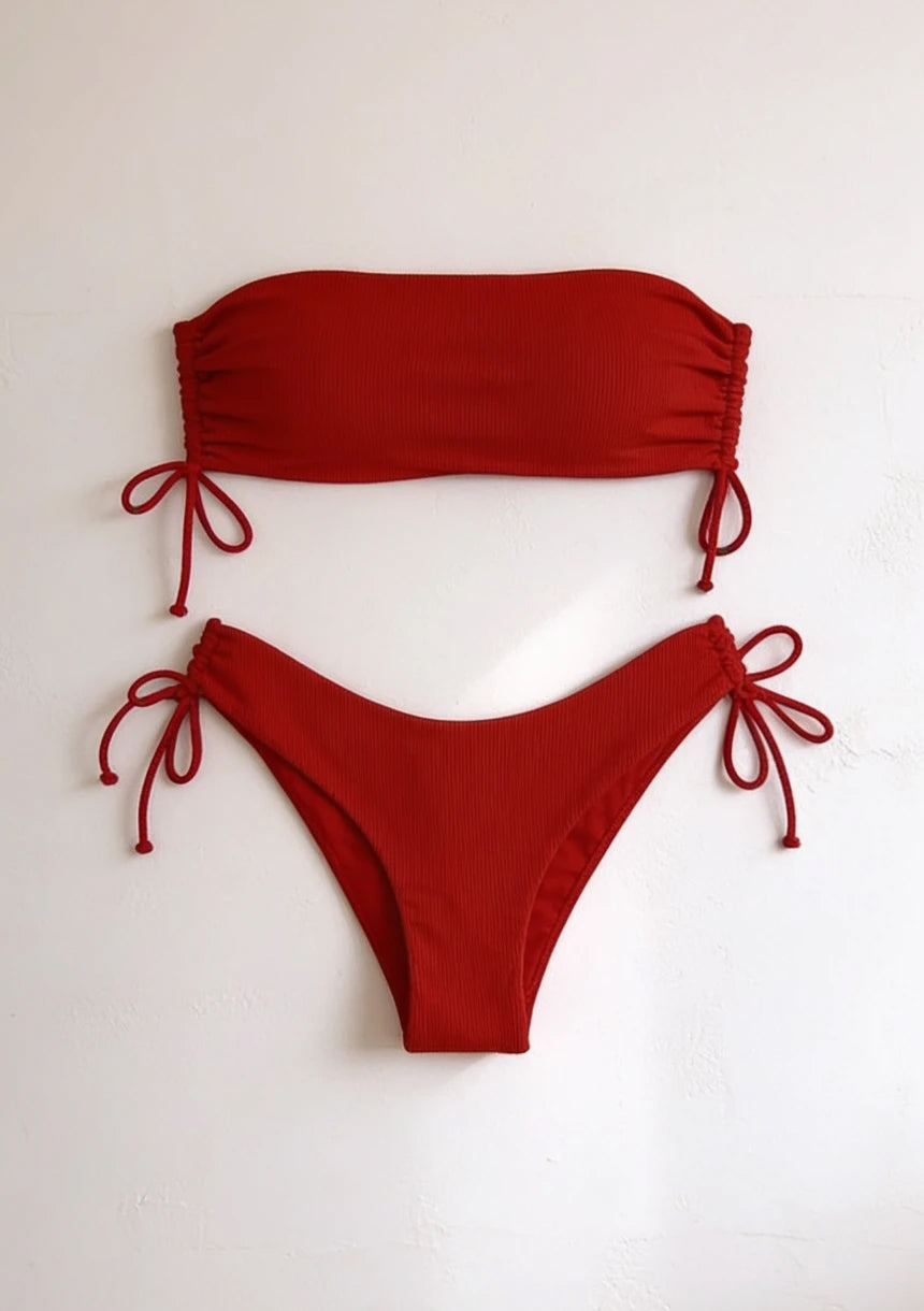 Dwuczęściowy strój kąpielowy bikini typu bandeau ze ściągaczami