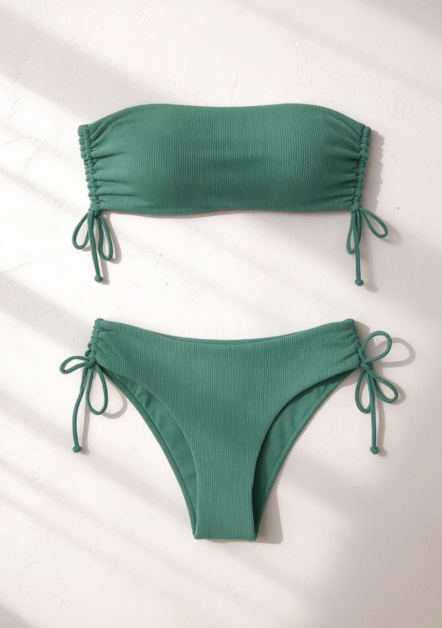 Dwuczęściowy strój kąpielowy bikini typu bandeau ze ściągaczami