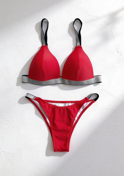 Dwuczęściowy strój kąpielowy bikini z błyszczącymi dodatkami