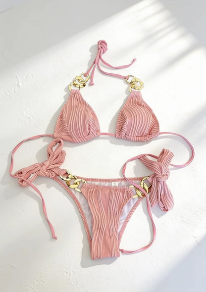Fakturowany dwuczęściowy strój kąpielowy bikini z łańcuchem