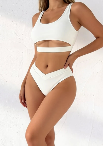 Dwuczęściowy strój kąpielowy bikini z wycięciem