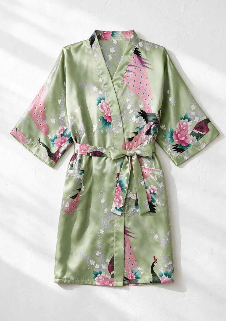 Krótki zielony szlafrok w stylu kimono