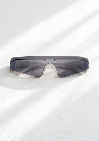 Futurystyczne okulary przeciwsłoneczne