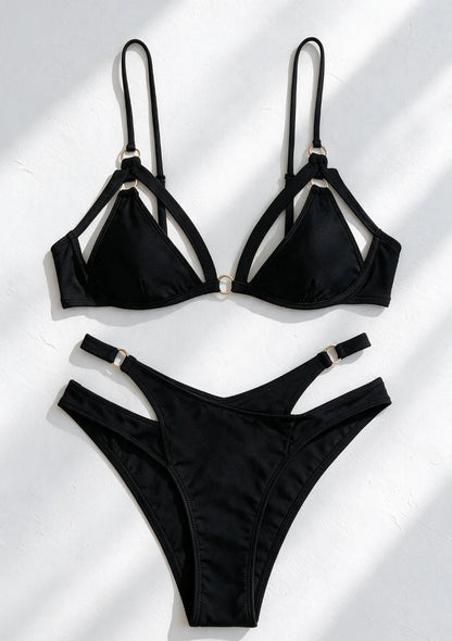 Czarny dwuczęściowy strój kąpielowy bikini z paskami