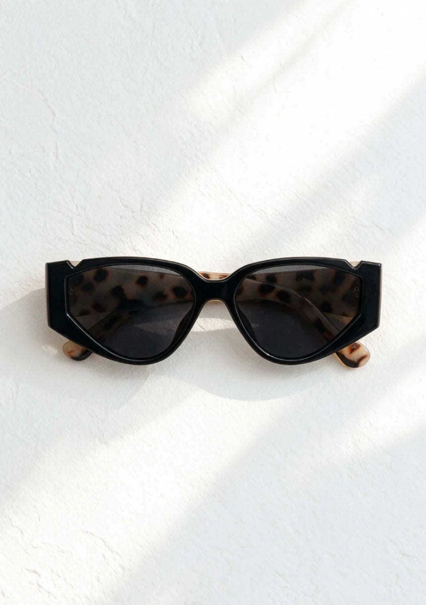 Nietypowe okulary przeciwsłoneczne unisex