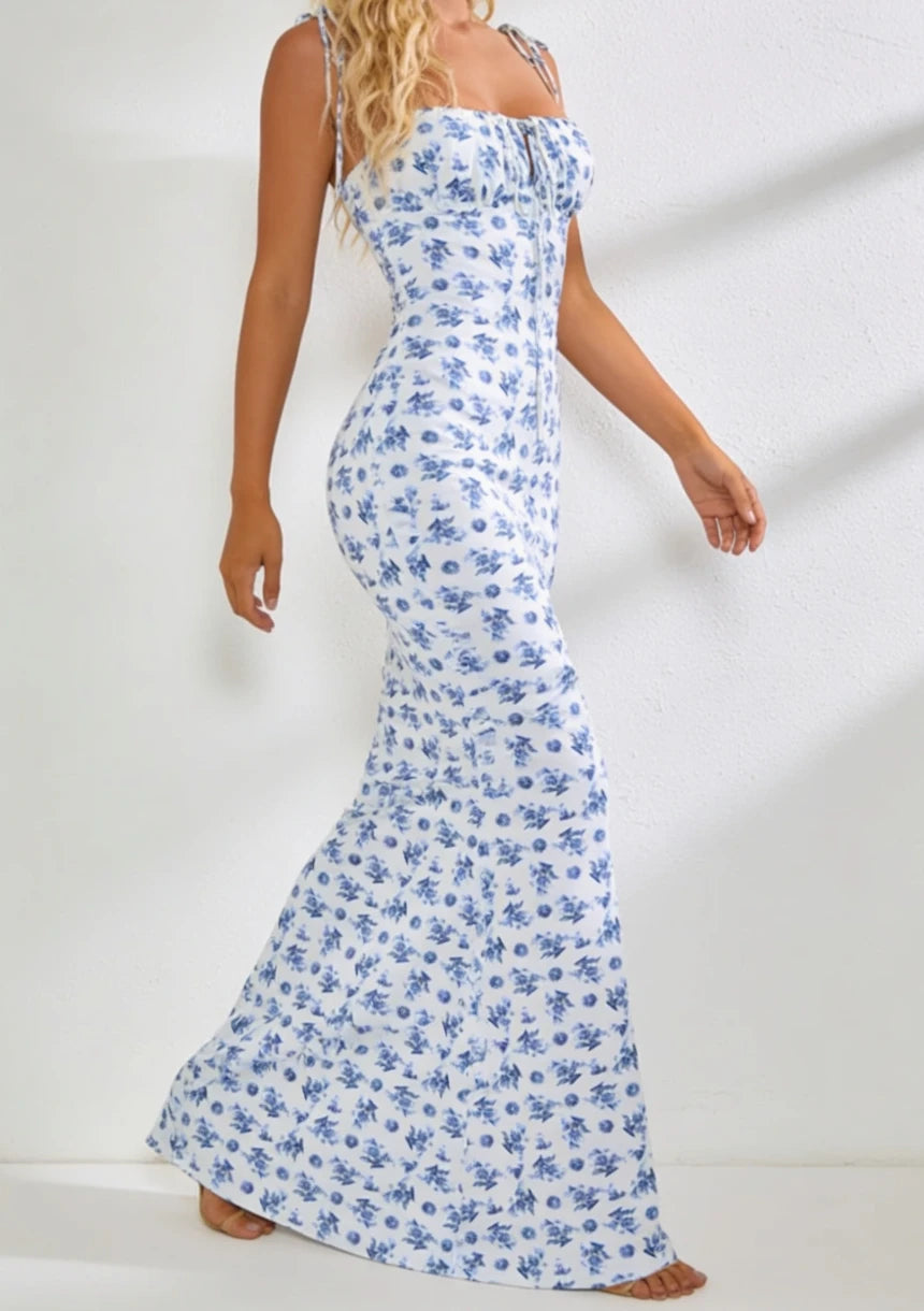 Dopasowana sukienka letnia maxi w drobne kwiaty