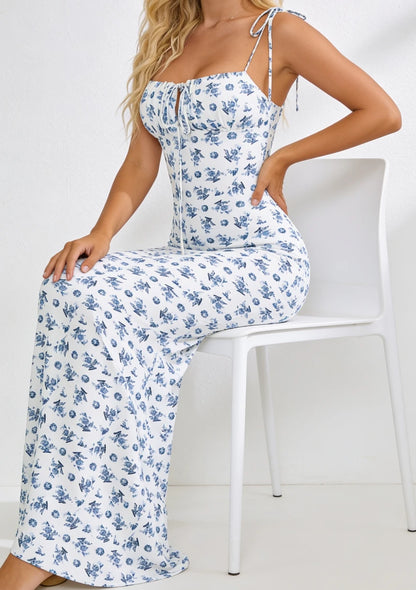 Dopasowana sukienka letnia maxi w drobne kwiaty
