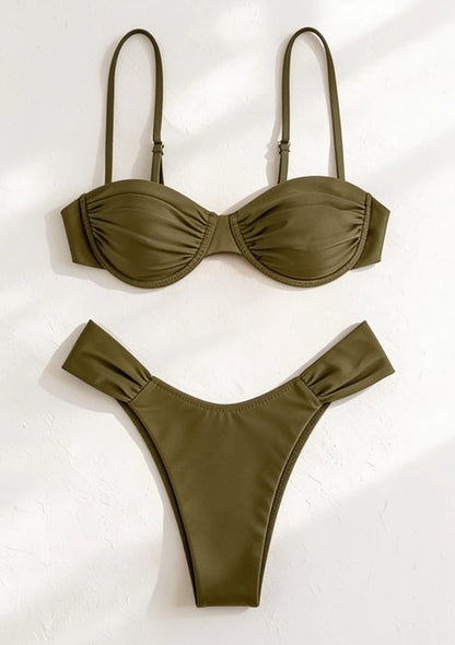 Dwuczęściowy strój kąpielowy bikini marszczony w jednolitym kolorze