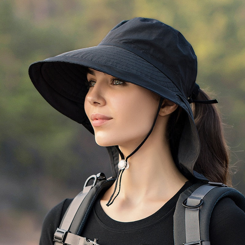 Turystyczny kapelusz z ochroną karku - Czarny / Uniwersalny